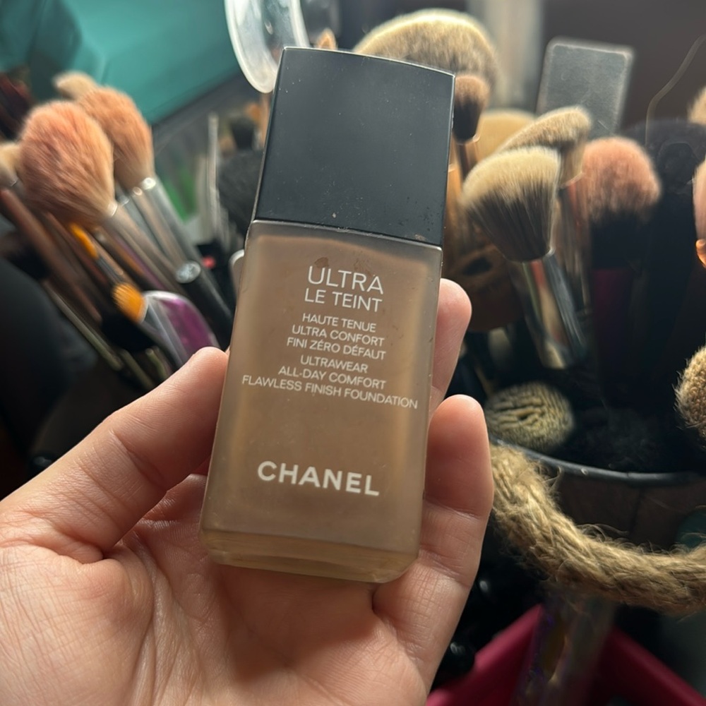 ✨Chanel Ultra Le Teint Shade BR122✨